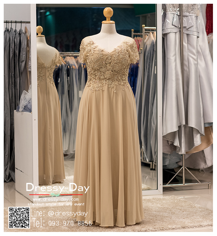 รหัส ชุดราตรีคนอ้วน : PFL038 ชุดราตรียาวแขนสั้นตกแต่งด้วยลูกไม้งานสวย ชุดแซกซีทรูประดับกริตเตอร์อย่างสวยงาม ชุดไปงานแต่งสีทองผ้าชีฟอง เรียบหรู เหมาะสำหรับงานแต่งงาน งานกลางคืน กาล่าดินเนอร์ ชุดออกงาน ชุดคนอ้วน