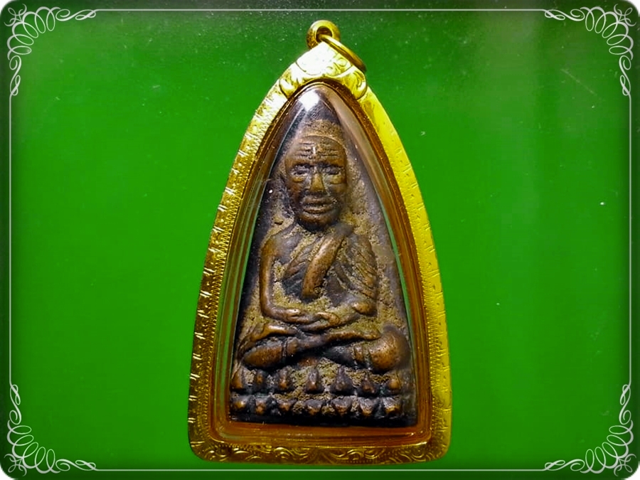หลวงปู่ทวด หลังเตารีดใหญ่ เลี่ยมทอง