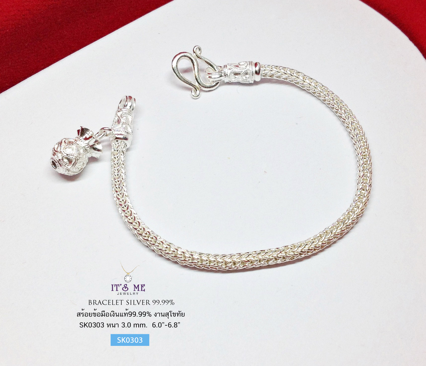 สร้อยข้อมือเงินแท้ 99.9% งานสุโขทัย ลาย 3 เสาลงยา พร้อมตุ้งติ้งหัวใจ ความหมายดี สื่อถึง "ความรัก" และ "ดวงใจ" งานจริงสวยมากๆ ค่ะ
