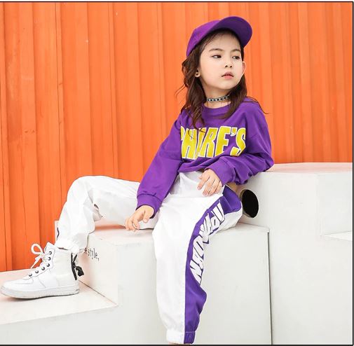 ชุดเต้น เสื้อครอป แขนยาว Chare' พร้อมกางเกงวอร์ม