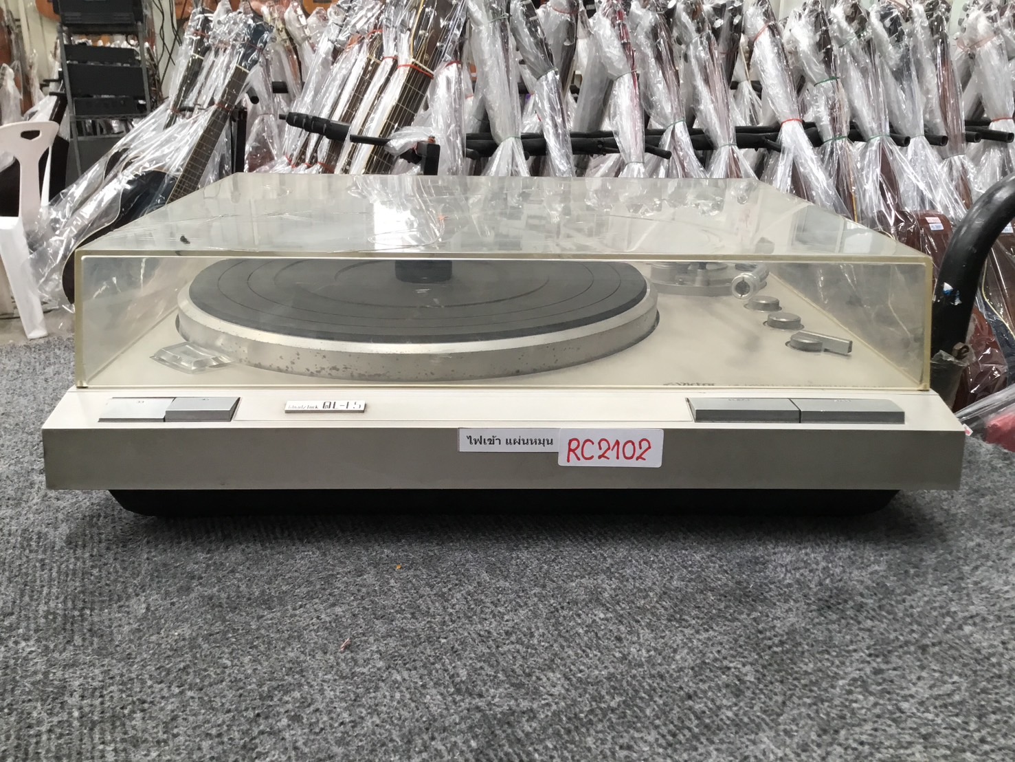 เครื่องเล่นแผ่นเสียง Victor : QL-F5
