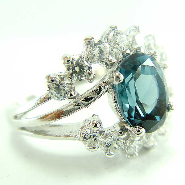 แหวนเงินแท้ราคาถูกชุบทองคำขาว ลอนดอนบลูโทปาซแท้ 1.60 กะรัต เพชรCZ 0.21 กะรัต งานประณีตสวยงาม สั่งผลิตค่ะ