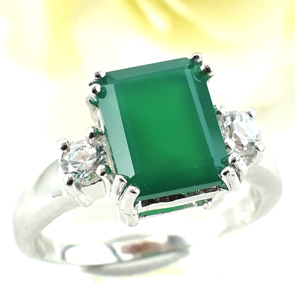 แหวนเงินแท้ราคาถูกชุบทองคำขาว พลอยแท้กรีนอะเกท 3.60 กะรัต เพชรCZ 0.50 กะรัต งานประณีตสวยงาม สั่งผลิตค่ะ