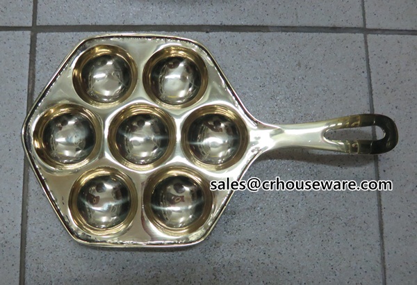 กระทะขนมครกทองเหลือง 7 เต้า 016-KM-B7 Khanom Krok Pan brass There are 7 holes. 016-KM-B7 อุปกรณ์ทำขนม