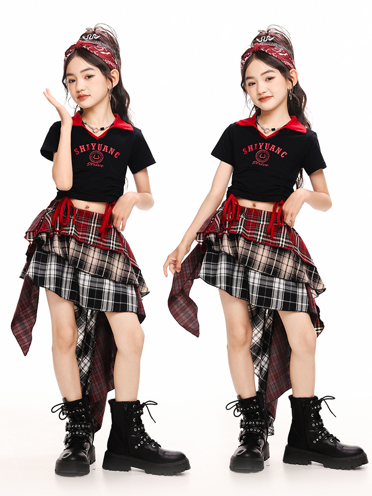 พร้อมส่ง**ชุดเต้น ชุดเซ็ทเสื้อแขนยาวเขียว+กางเกงขาสั้น กระโปรงสก๊อตแดง