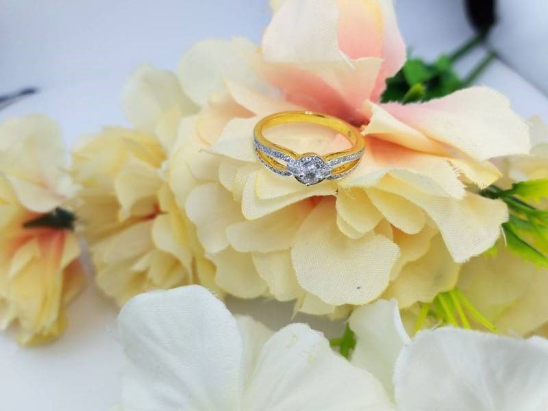 สั่งผลิตเพชรเบลเยี่ยมคัท แหวนแต่งงาน แหวนหมั้น ใส่เที่ยว ออกงาน แหวนทองคำ 18K เพชรแท้ 0.27 กะรัต 2.76 กรัม น้ำ 99 ราคาถูกมาก มีใบรับประกันค่ะ