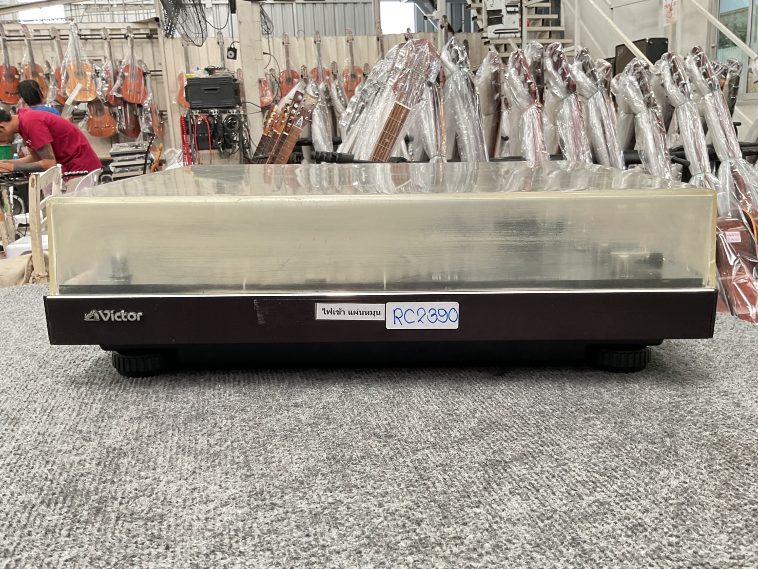 เครื่องเล่นแผ่นเสียง VICTOR : QL-F4