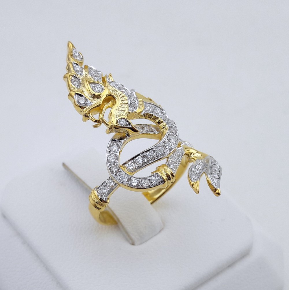 สั่งผลิตเพชรเบลเยี่ยมคัท แหวนแต่งงาน แหวนหมั้น ใส่เที่ยว ออกงาน แหวนทองคำ 18K เพชรแท้ 0.56 กะรัต 7.84 กรัม น้ำ 99 ราคาถูกมาก มีใบรับประกันค่ะ