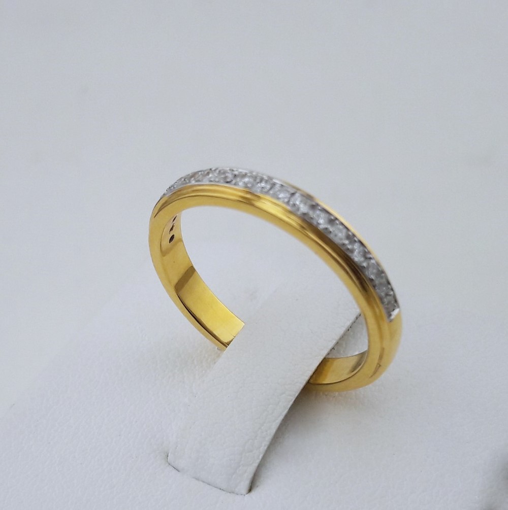 สั่งผลิตเพชรเบลเยี่ยมคัท แหวนแต่งงาน แหวนหมั้น ใส่เที่ยว ออกงาน แหวนทองคำ 18K เพชรแท้ 0.16 กะรัต 3.44 กรัม น้ำ 99 ราคาถูกมาก มีใบรับประกันค่ะ