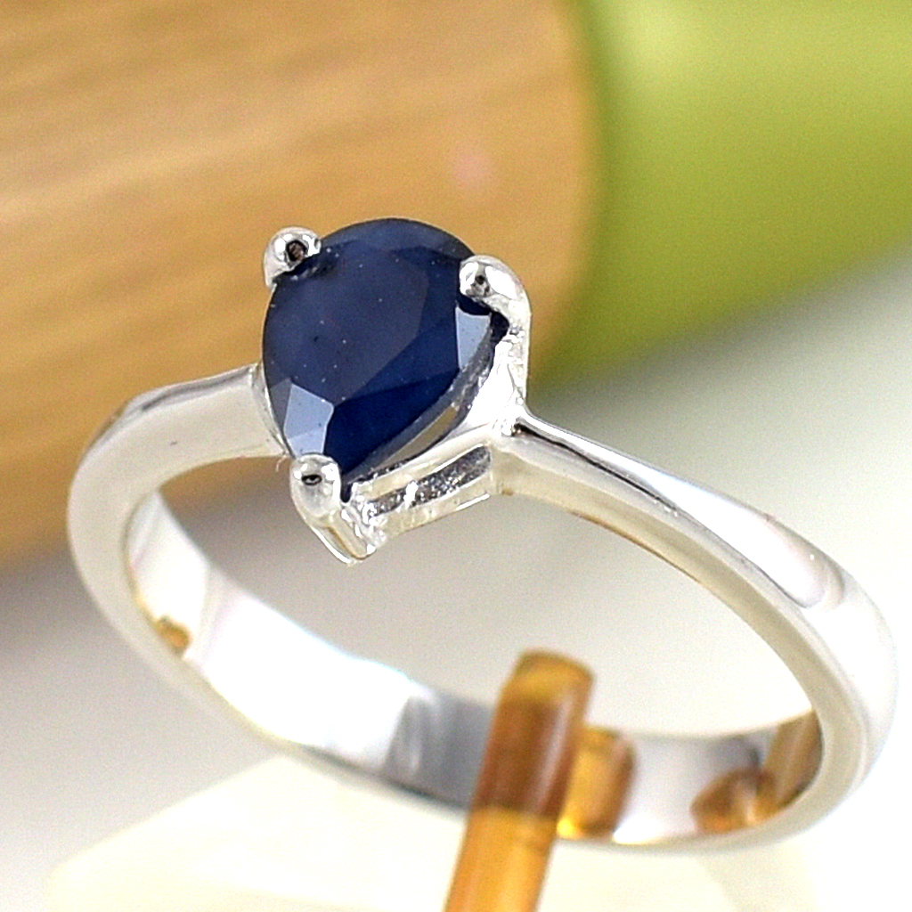 แหวนเงินแท้ราคาถูกชุบทองคำขาว ไพลินแท้ 0.62 กะรัต งานประณีตสวยงาม สั่งผลิตค่ะ