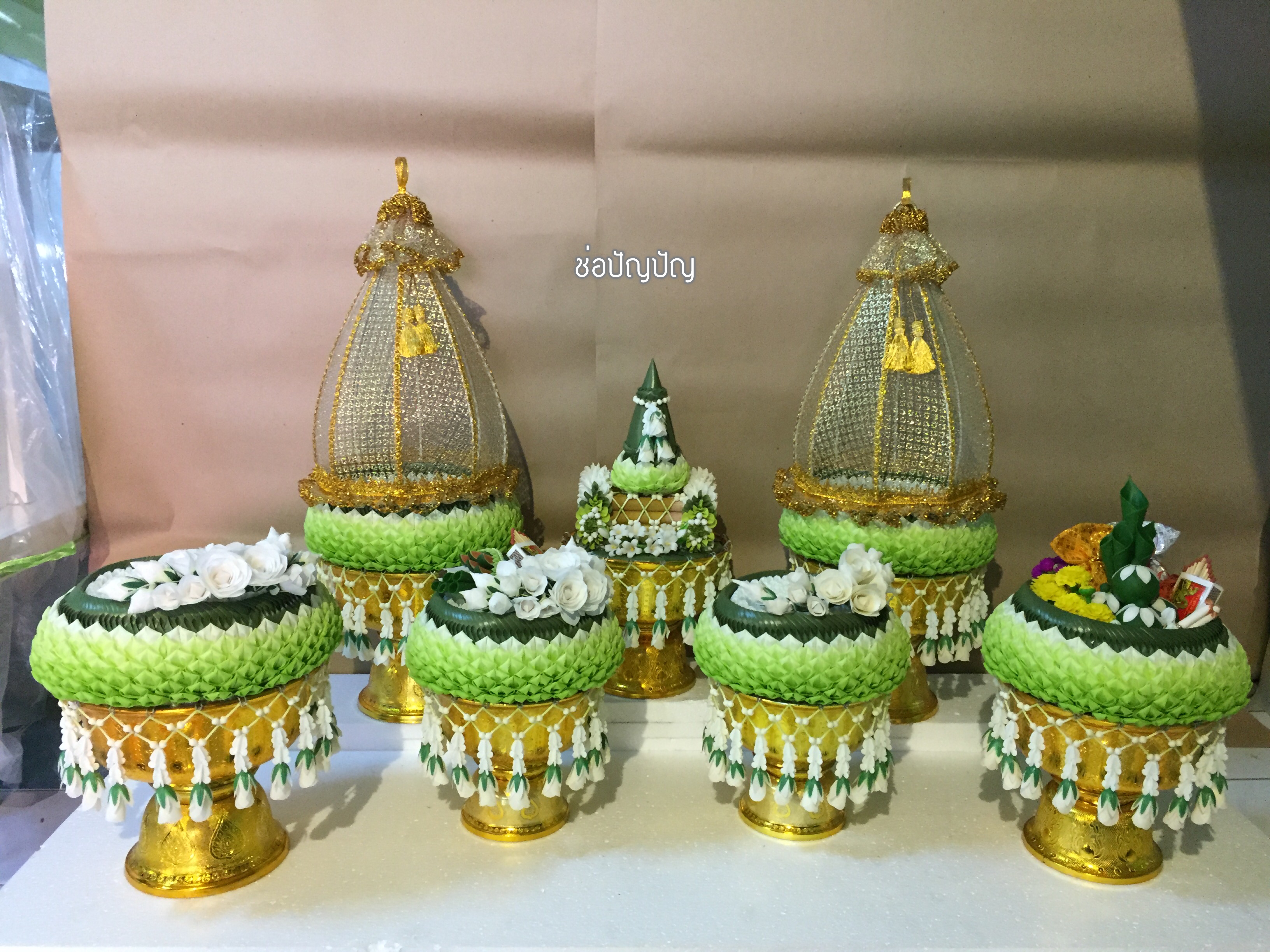 ขันหมากผ้า โทนขาวเขียว (7พานฝาชี1คู่)