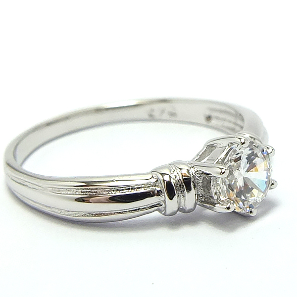 แหวนเงินแท้ราคาถูกชุบทองคำขาว เพชรCZแท้ 0.50 กะรัต งานประณีตสวยงาม สั่งผลิตค่ะ