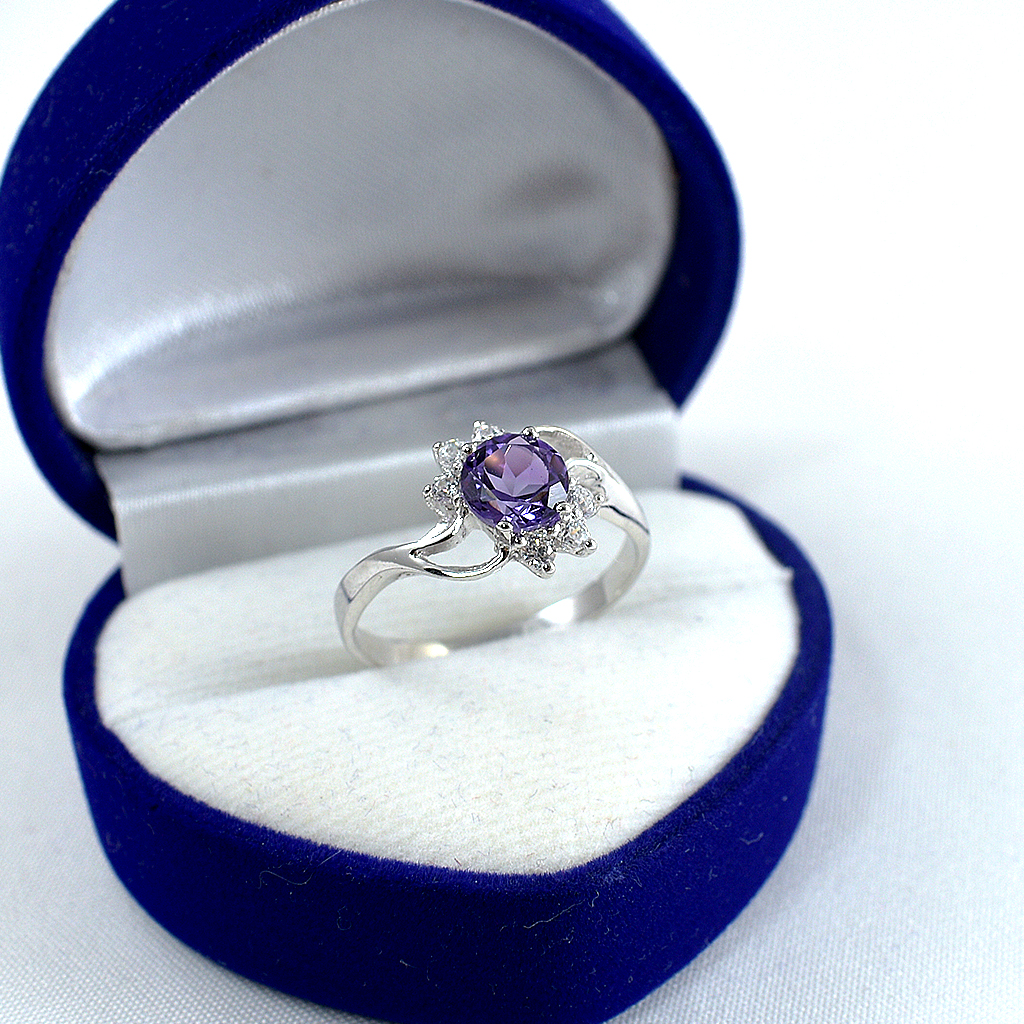 แหวนเงินแท้ราคาถูกชุบทองคำขาว แอมิทิสต์แท้ 0.90 กะรัต เพชรCZ 0.18 กะรัต งานประณีตสวยงาม สั่งผลิตค่ะ