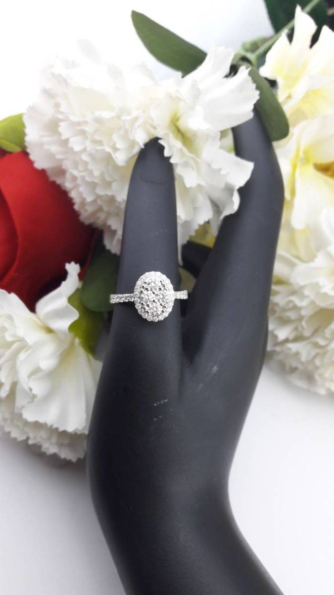 สั่งผลิตเพชรเบลเยี่ยมคัท แหวนแต่งงาน แหวนหมั้น ใส่เที่ยว ออกงาน แหวนทองคำ 18K เพชรแท้ 0.88 กะรัต 3.78 กรัม น้ำ 99 ราคาถูกมาก มีใบรับประกันค่ะ