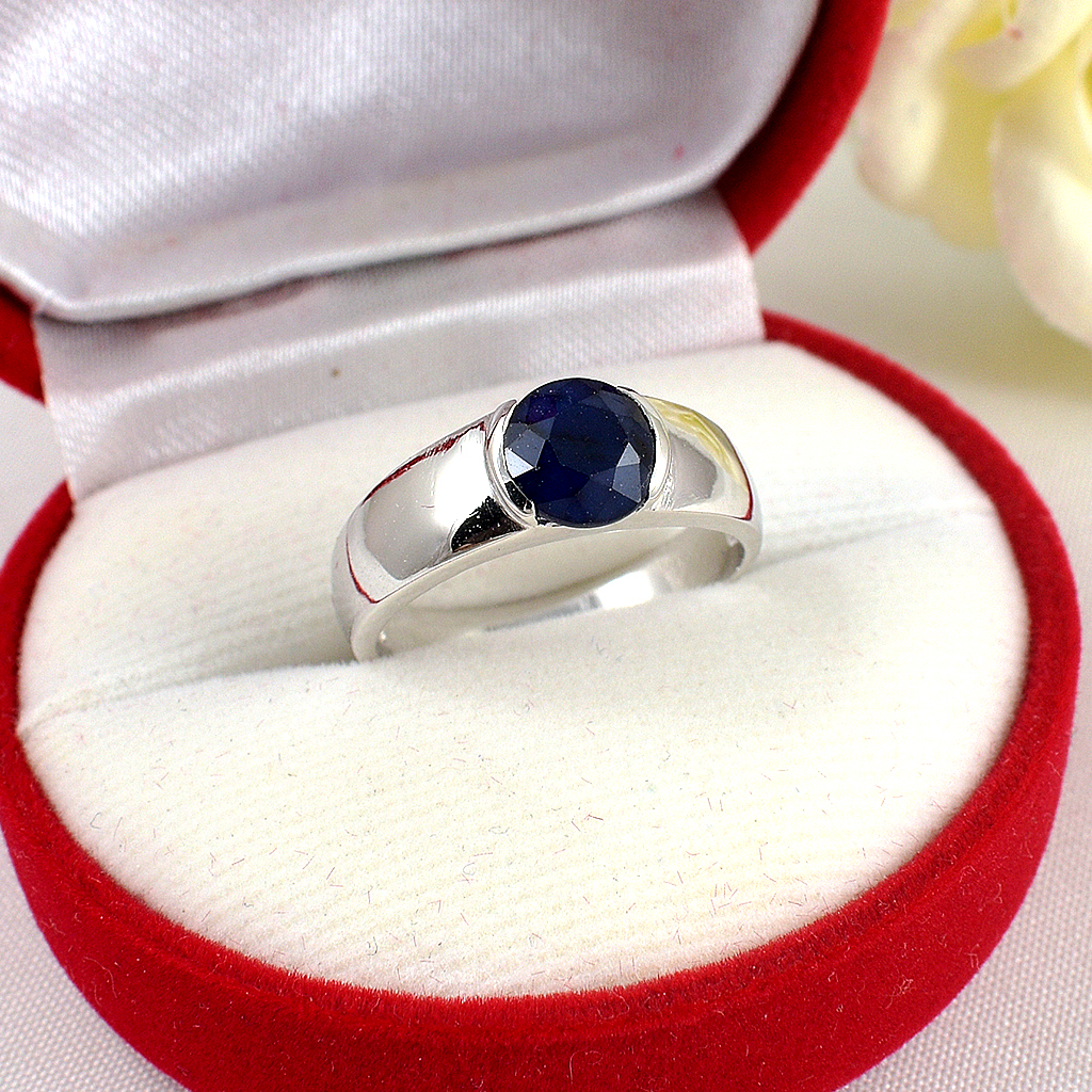 แหวนเงินแท้ราคาถูกชุบทองคำขาว ไพลินแท้ 1.85 กะรัต งานประณีตสวยงาม สั่งผลิตค่ะ