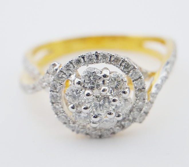 สั่งผลิตเพชรเบลเยี่ยมคัท แหวนแต่งงาน แหวนหมั้น ใส่เที่ยว ออกงาน แหวนทองคำ 18K เพชรแท้ 0.83 กะรัต 3.46 กรัม น้ำ 99 ราคาถูกมาก มีใบรับประกันค่ะ