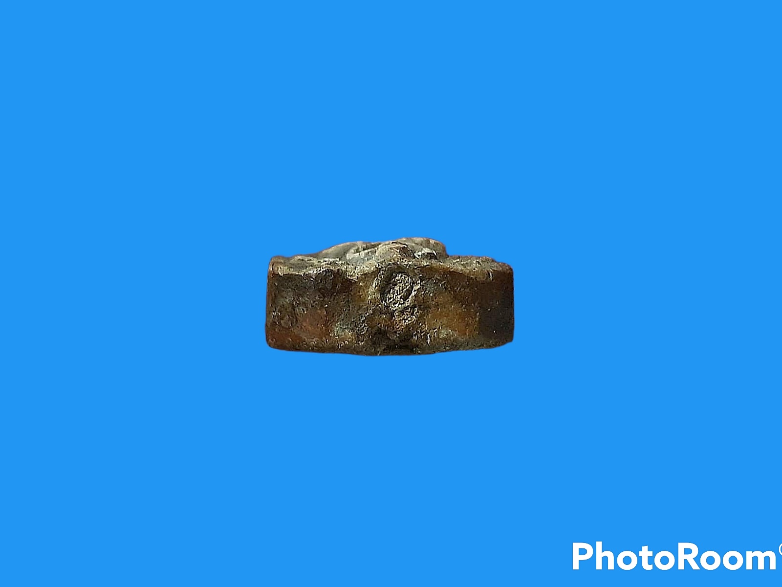 หลวงพ่อปาน วัดบางนมโค พิมพ์เม่นบัว 2 ชั้น 8 จุด หรือ เม่นใหญ่