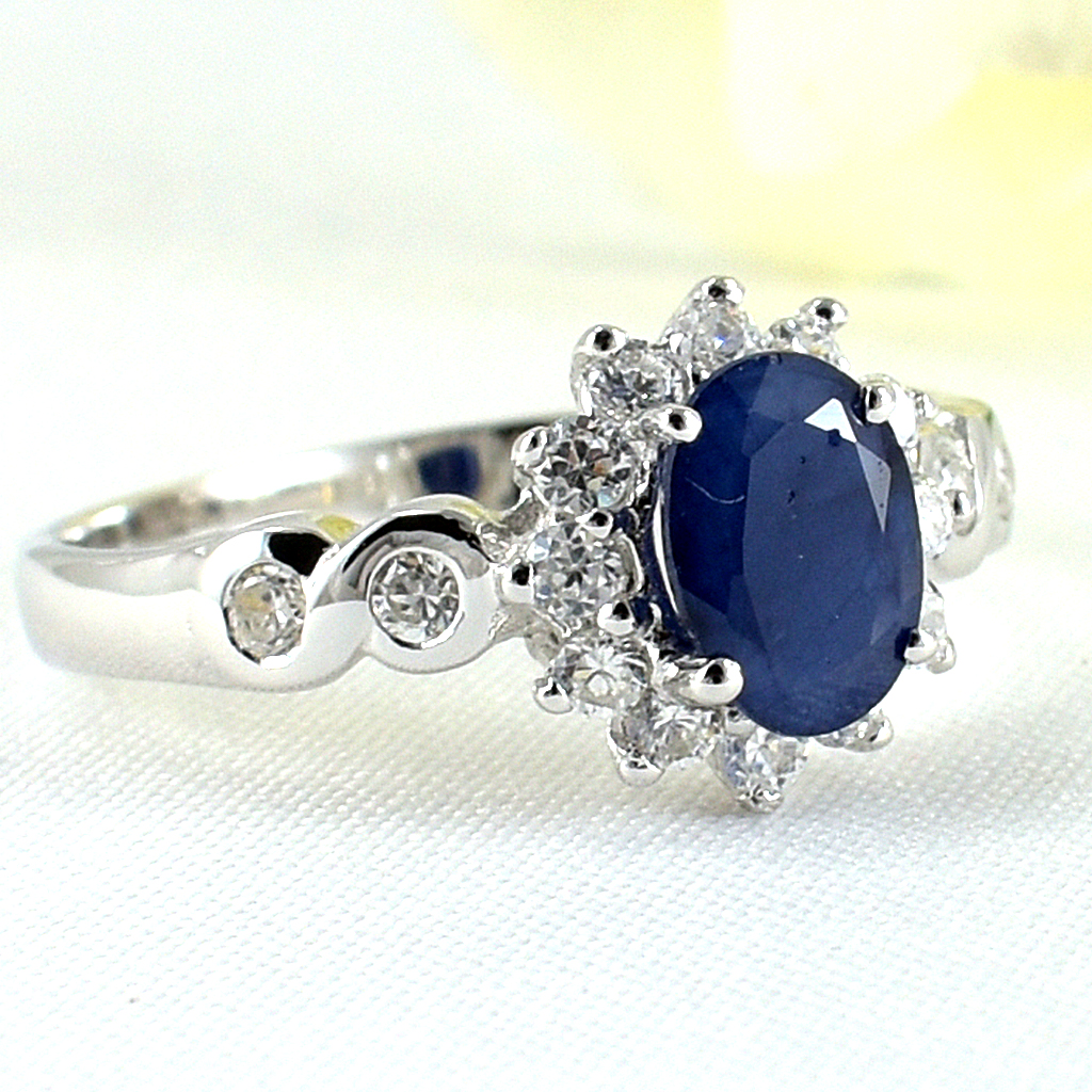 แหวนเงินแท้ราคาถูกชุบทองคำขาว ไพลินแท้ 0.95 กะรัต เพชรCZ 0.40 กะรัต งานประณีตสวยงาม สั่งผลิตค่ะ