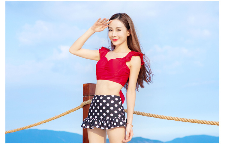 ชุดว่ายน้ำ ไซส์ xl ทูพีช เสื้อลายทาง รอบอก 34-40 เอว 29-33 สะโพก34-40 นิ้ว ผ้าดี งานสวยค่ะ