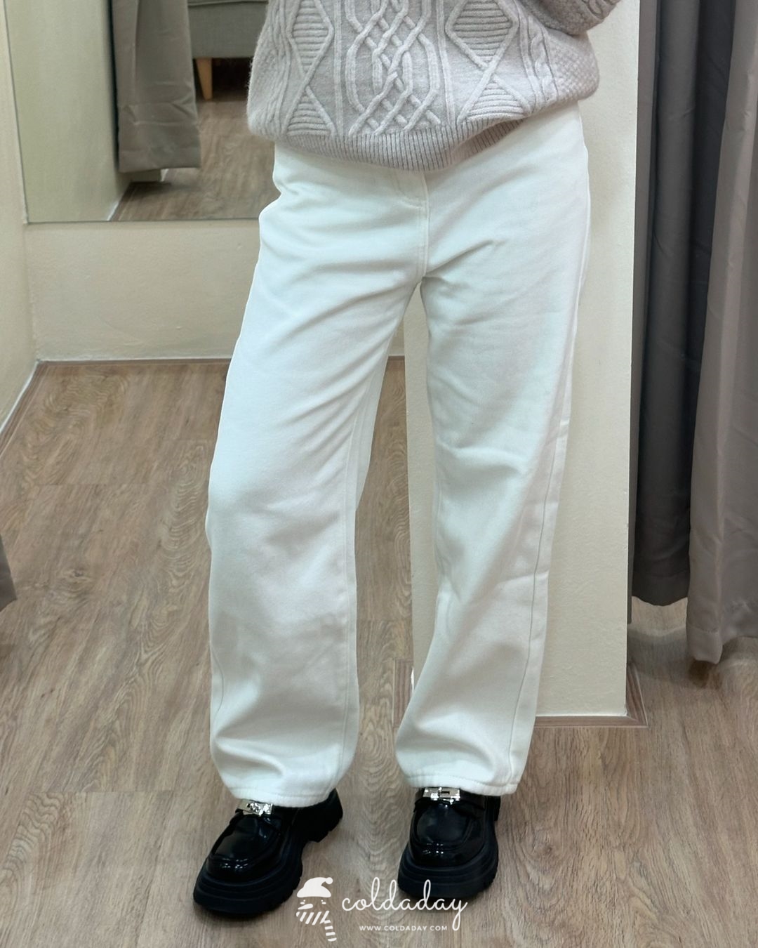 Winter White Jeans กางเกงยีนส์กันหนาวทรงขาตรงสีขาว