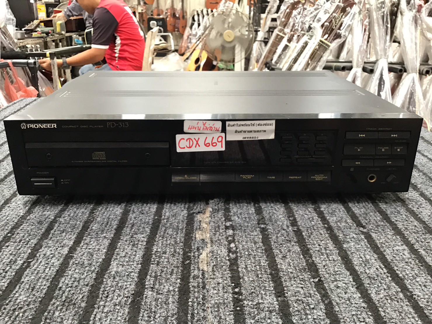 เครื่องเล่น CD PIONEER PD313 สินค้าไม่พร้อมใช้งาน (ต้องซ่อม)