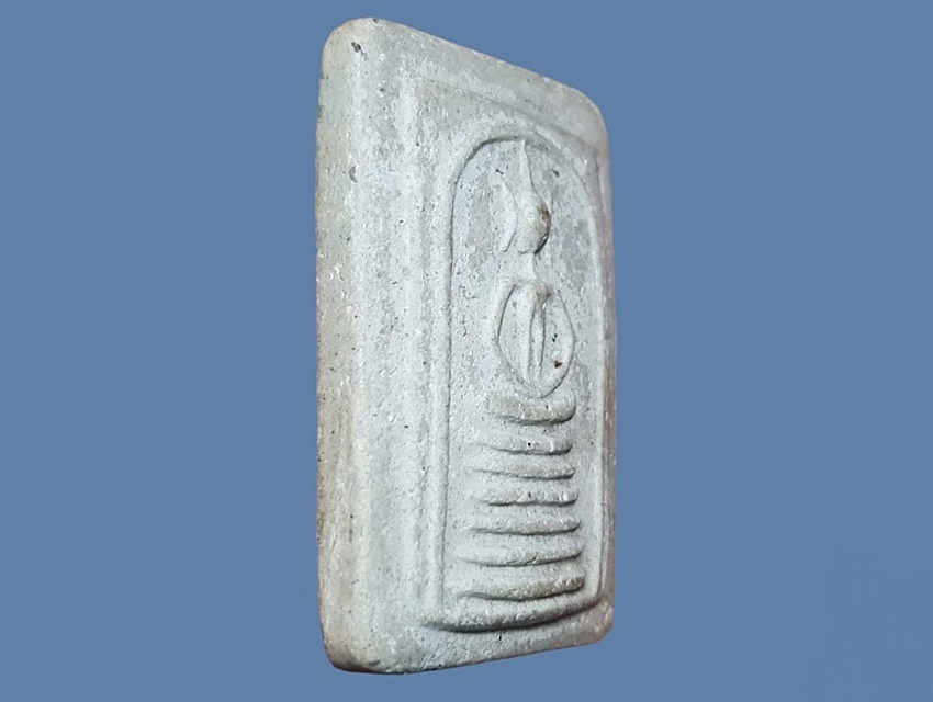 พระสมเด็จ วัดไชโย พิมพ์ 6 ชั้นอกตัน ไม่ทราบยุค