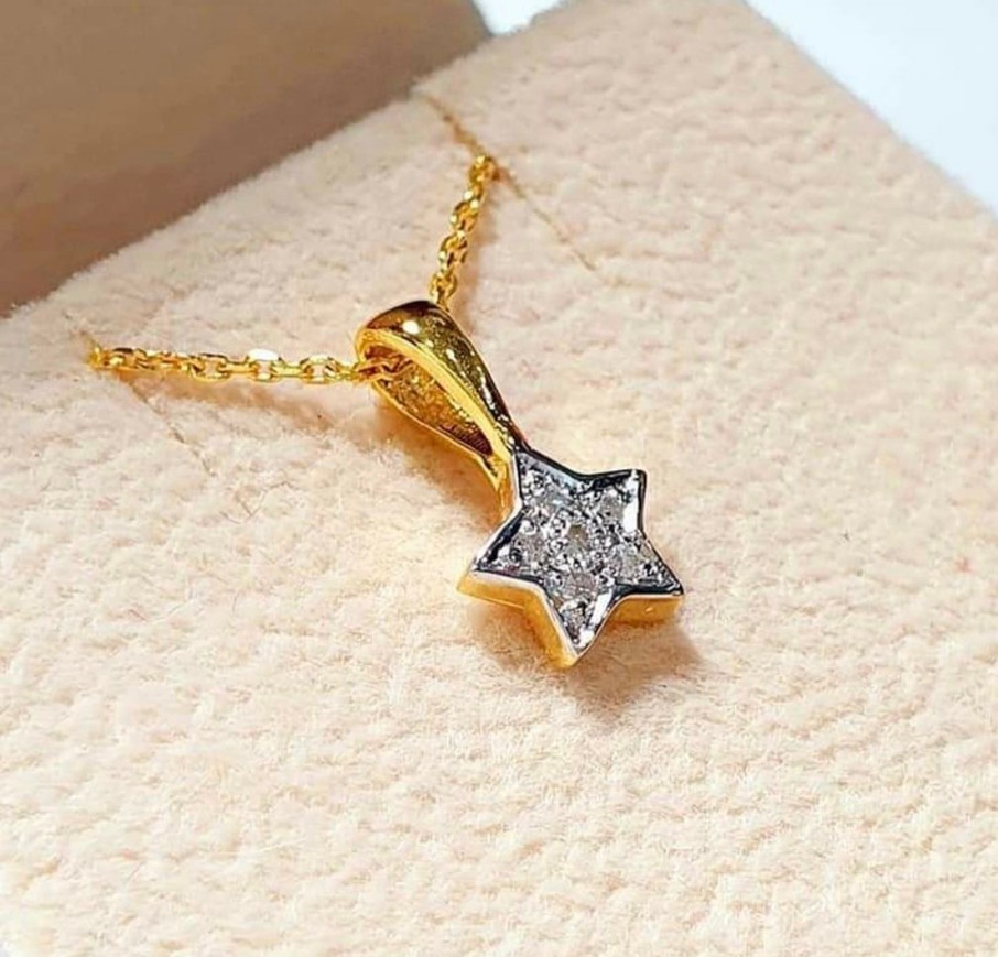 พร้อมส่งและสั่งผลิตจี้เพชรรูปดาว ใส่เที่ยว ออกงาน ทองคำ 9K เพชรกุหลาบแท้ 0.03 กะรัต ไม่รวมสร้อย ราคาถูกมาก ส่งฟรี
