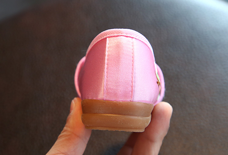 F รองเท้าจีนเด็ก ลายดอกเหมย