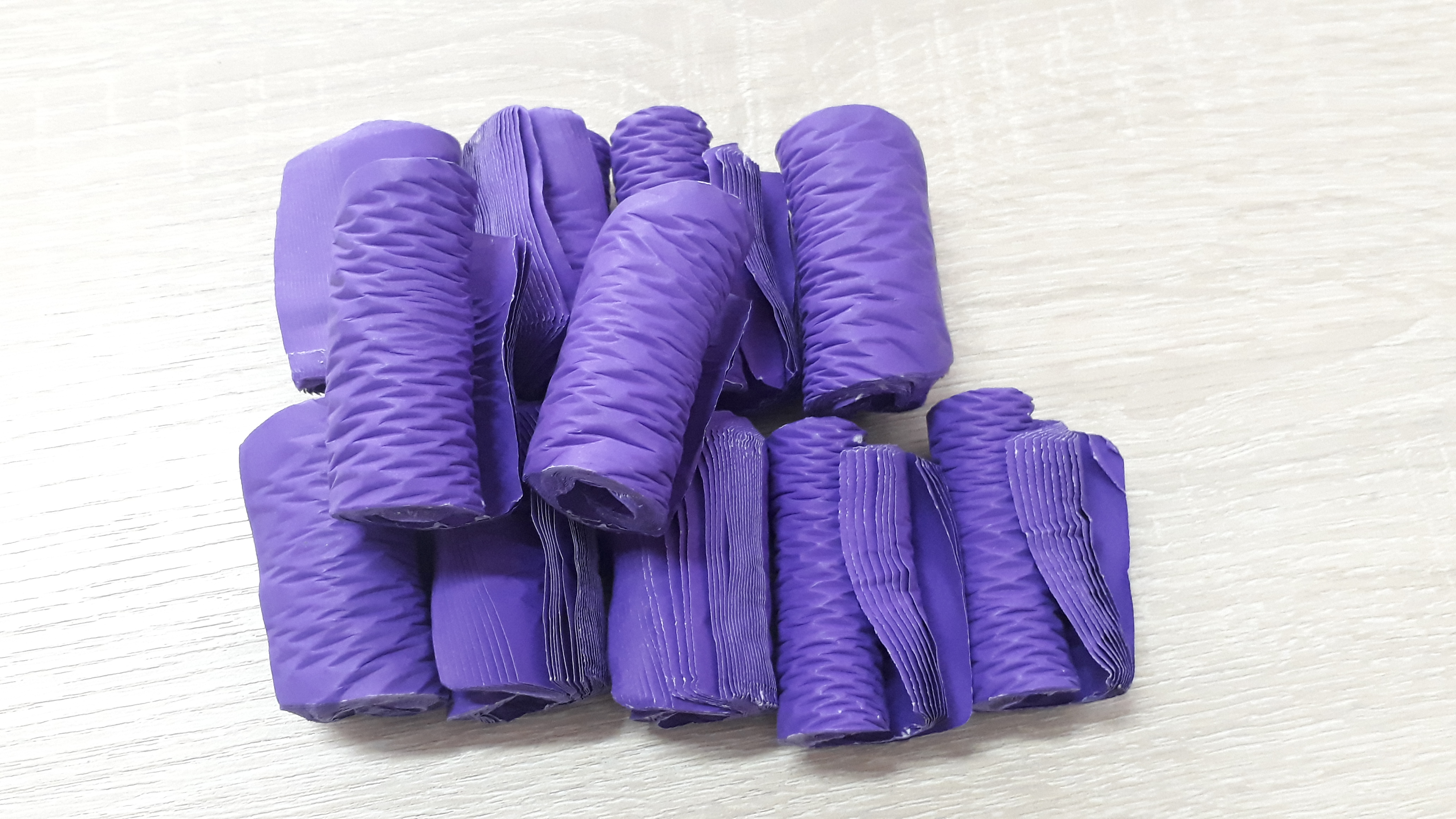 กลีบดอกไม้จันทน์ สีม่วงเข้ม