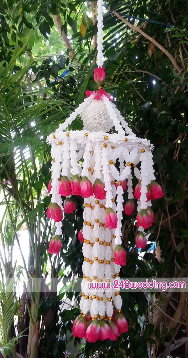 โคมแขวนดอกรัก ลูกตุ้มสีขาวว