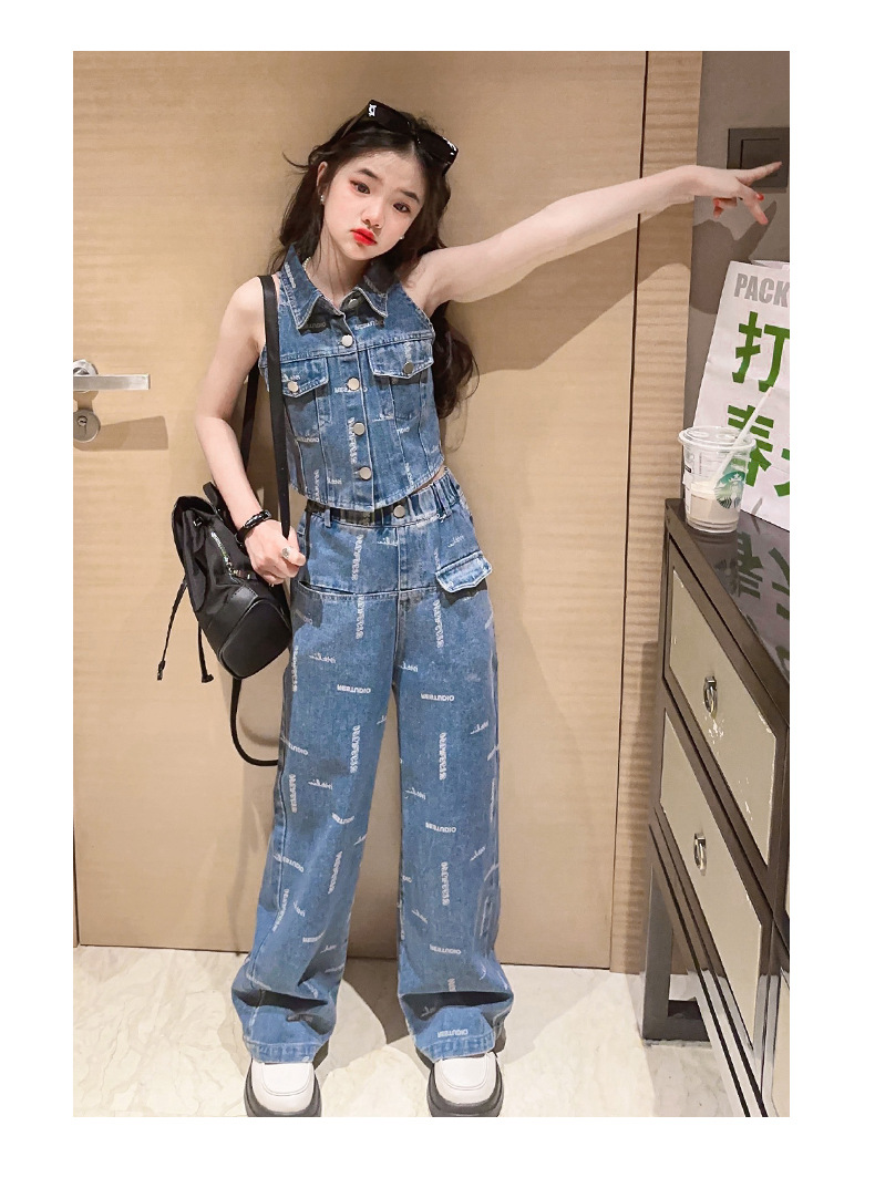 ชุดเด็ก ชุดยีนส์ ชุดเสื้อแขนกุด เปิดหลัง +กางเกงยีนส์ขายาว ลายอักษร