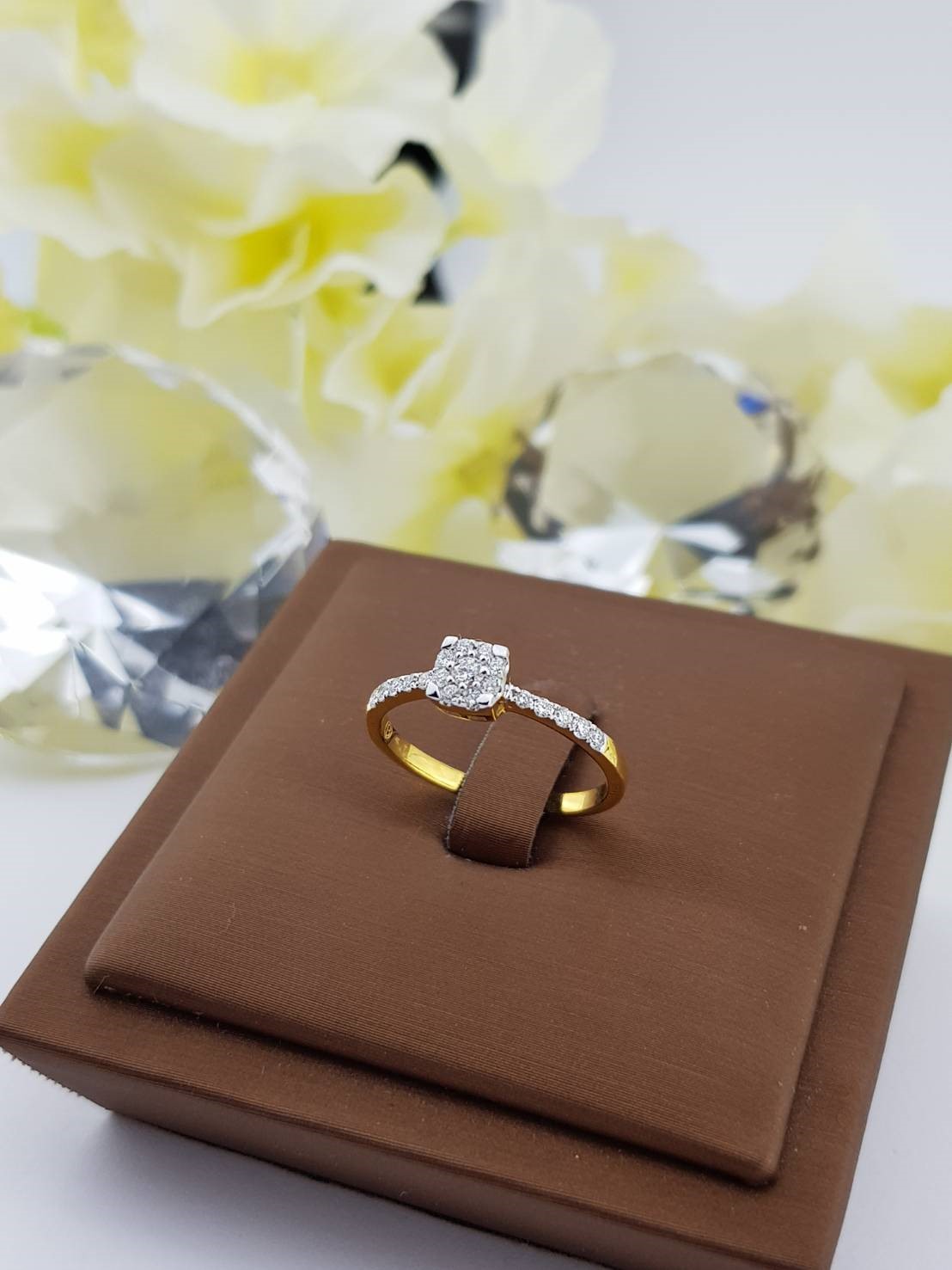 สั่งผลิตเพชรเบลเยี่ยมคัท แหวนแต่งงาน แหวนหมั้น ใส่เที่ยว ออกงาน แหวนทองคำ 18K เพชรแท้ 0.26 กะรัต 2.07 กรัม น้ำ 99 ราคาถูกมาก มีใบรับประกันค่ะ