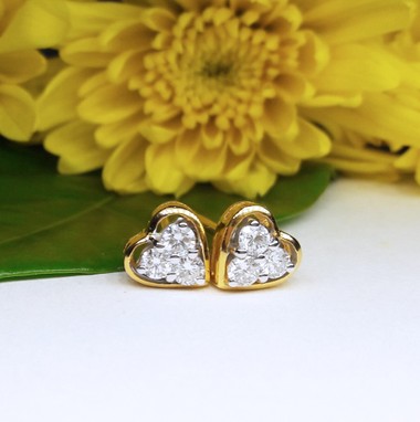สั่งผลิตต่างหูทองเพชรเบลเยี่ยมคัท ใส่ทุกวัน ใส่เที่ยว ออกงาน เพชรแท้ ทอง18K 29 ตัง 2.97 กรัม น้ำ 98 ราคาถูกมาก มีใบรับประกันค่ะ