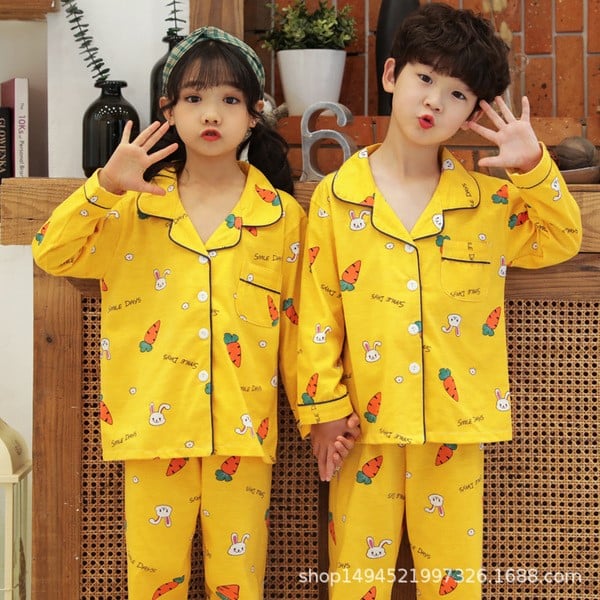 พร้อมส่ง ชุดนอนแขนยาวลายการตูน สีเหลือง