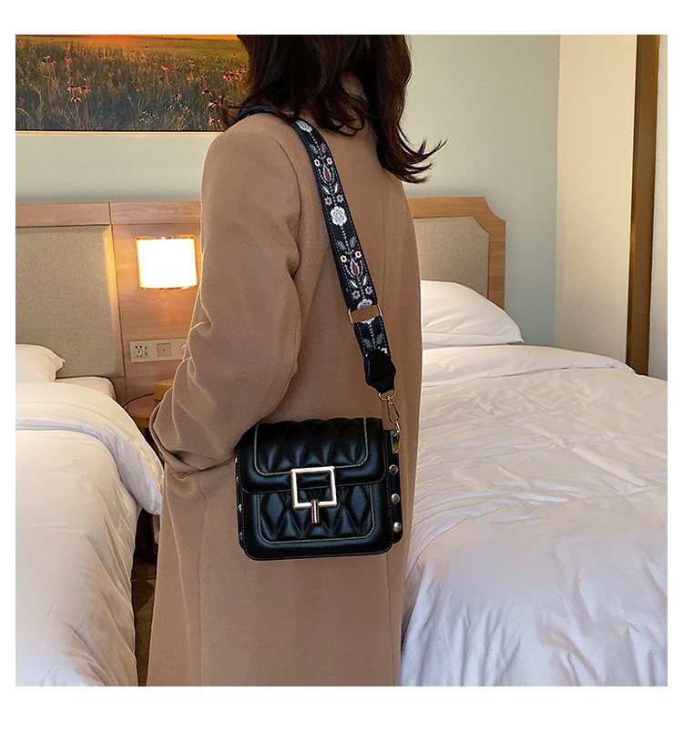 สินค้าพรีออเดอร์ กระเป๋าแฟชั่นสวยเก๋ มี 2สี 2สไตล์ รหัส PO-BAG-003