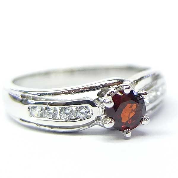 แหวนเงินแท้ราคาถูกชุบทองคำขาว พลอยแท้โกเมน 0.45 กะรัต งานประณีตสวยงาม สั่งผลิตค่ะ