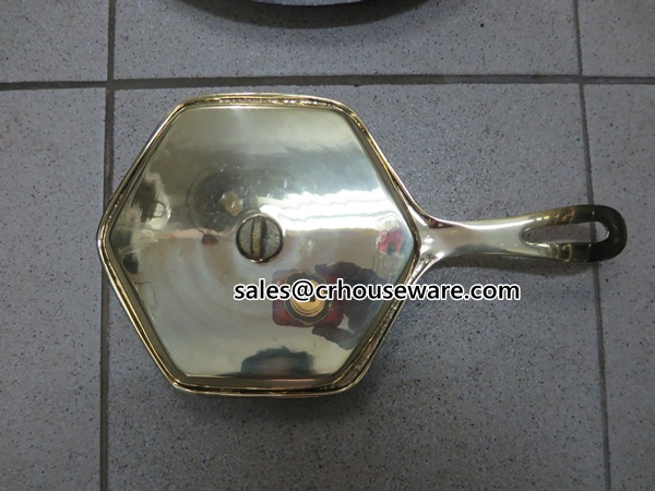 กระทะขนมครกทองเหลือง 7 เต้า 016-KM-B7 Khanom Krok Pan brass There are 7 holes. 016-KM-B7 อุปกรณ์ทำขนม