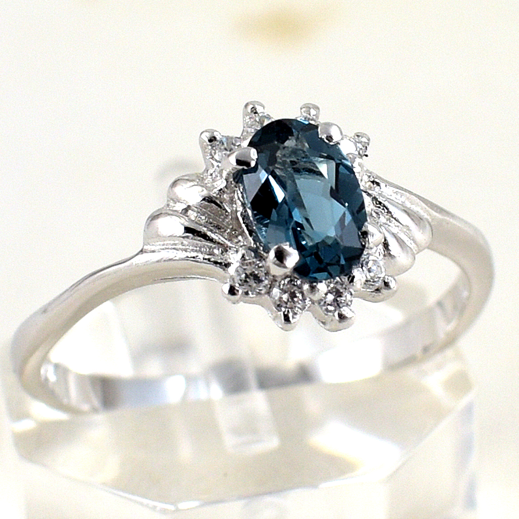 แหวนเงินแท้ราคาถูกชุบทองคำขาว ลอนดอนบลูโทปาซแท้ 0.55 กะรัต เพชรCZ 0.20 กะรัต งานประณีตสวยงาม สั่งผลิตค่ะ