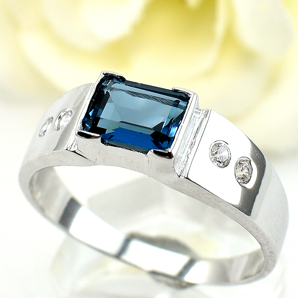 แหวนเงินแท้ราคาถูกชุบทองคำขาว ลอนดอนบลูโทปาซแท้ 1.35 กะรัต เพชรCZ 0.10 กะรัต งานประณีตสวยงาม สั่งผลิตค่ะ