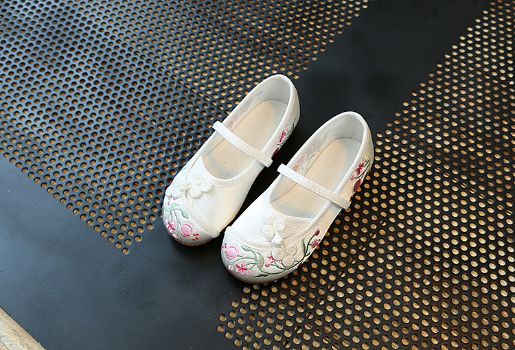 F รองเท้าจีนเด็ก ลายกระดุม ใหม่