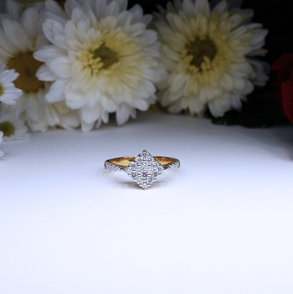 สั่งผลิตเพชรเบลเยี่ยมคัท แหวนแต่งงาน แหวนหมั้น ใส่เที่ยว ออกงาน แหวนทองคำ 18K เพชรแท้ 0.43 กะรัต 3.19 กรัม น้ำ 99 ราคาถูกมาก มีใบรับประกันค่ะ