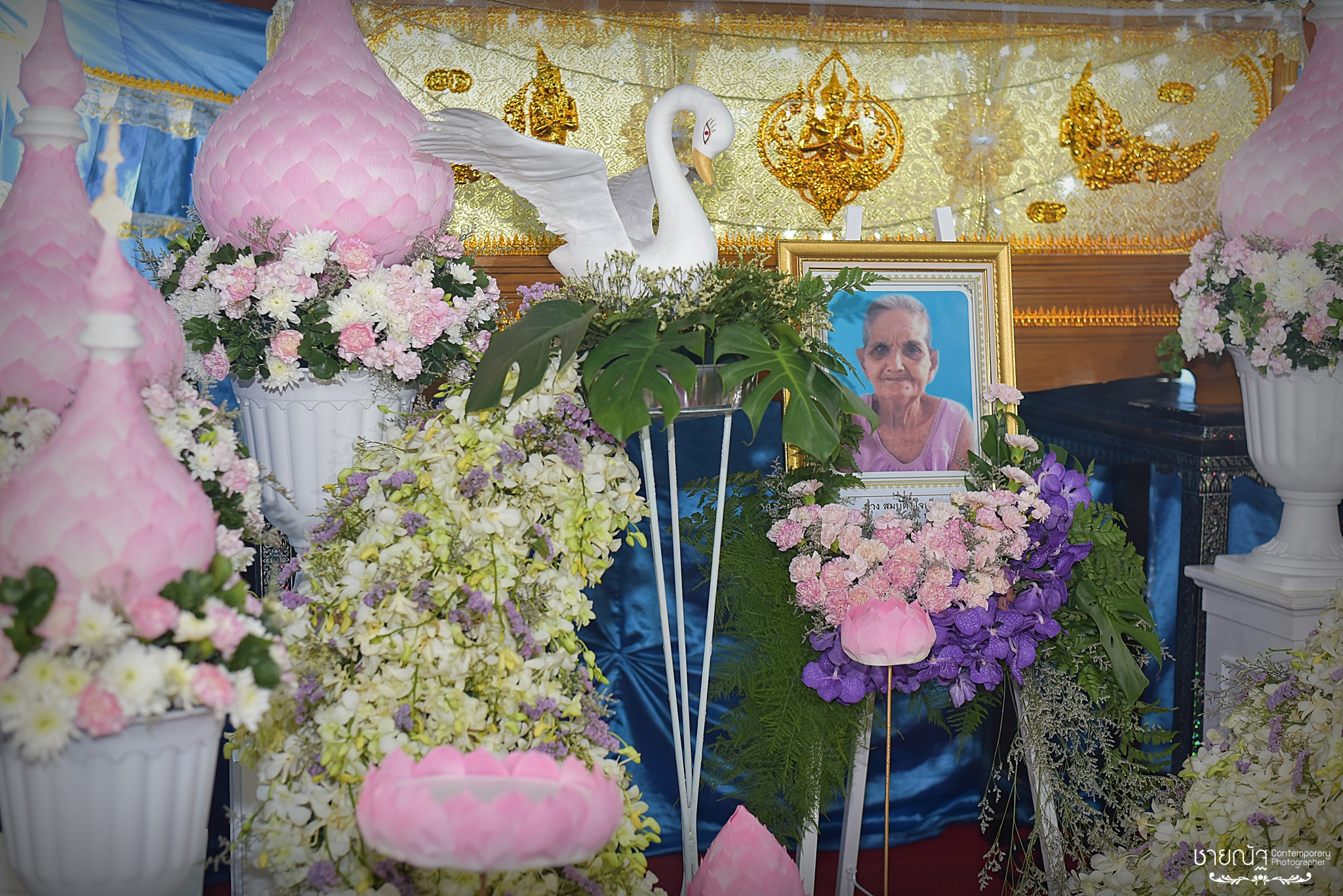 ดอกไม้ประดับหีบศพ