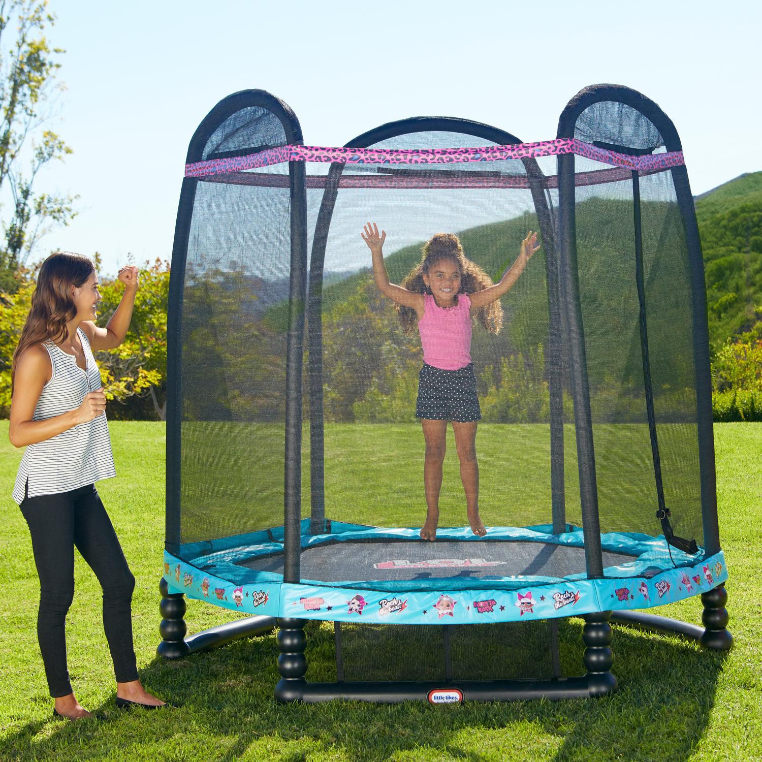 L.O.L. Surprise Enclosed Trampoline with Safety Net ขนาด 7 ฟุต
