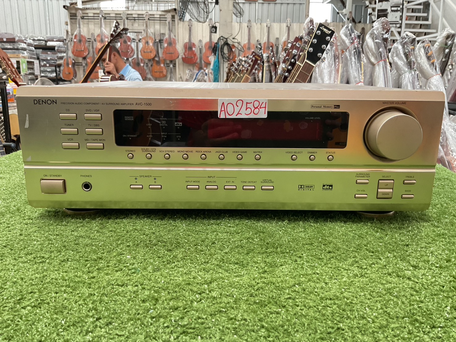 เครื่องขยายเสียง DENON : AVC-1500