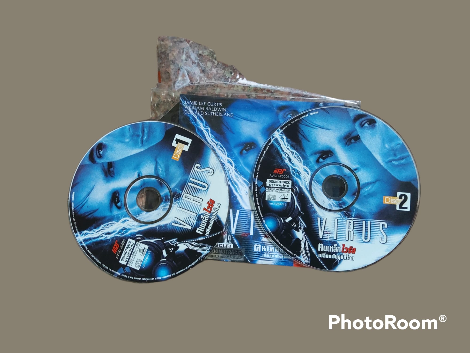 Virus [1999] = คนเหล็กไวรัส เปลี่ยนพันธุ์ยึดโลก