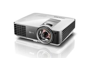 benq MX824ST ความสว่าง(ANSI Lumens)3,200 ความละเอียด(พิกเซล)1280x800(WXGA) ค่า Contrast เท่ากับ13,000:1 น้ำหนัก2.6kg