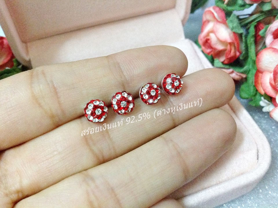 ต่างหูเงินแท้จิ๋ว บอลครึ่งประดับพลอยสีแดงขาว