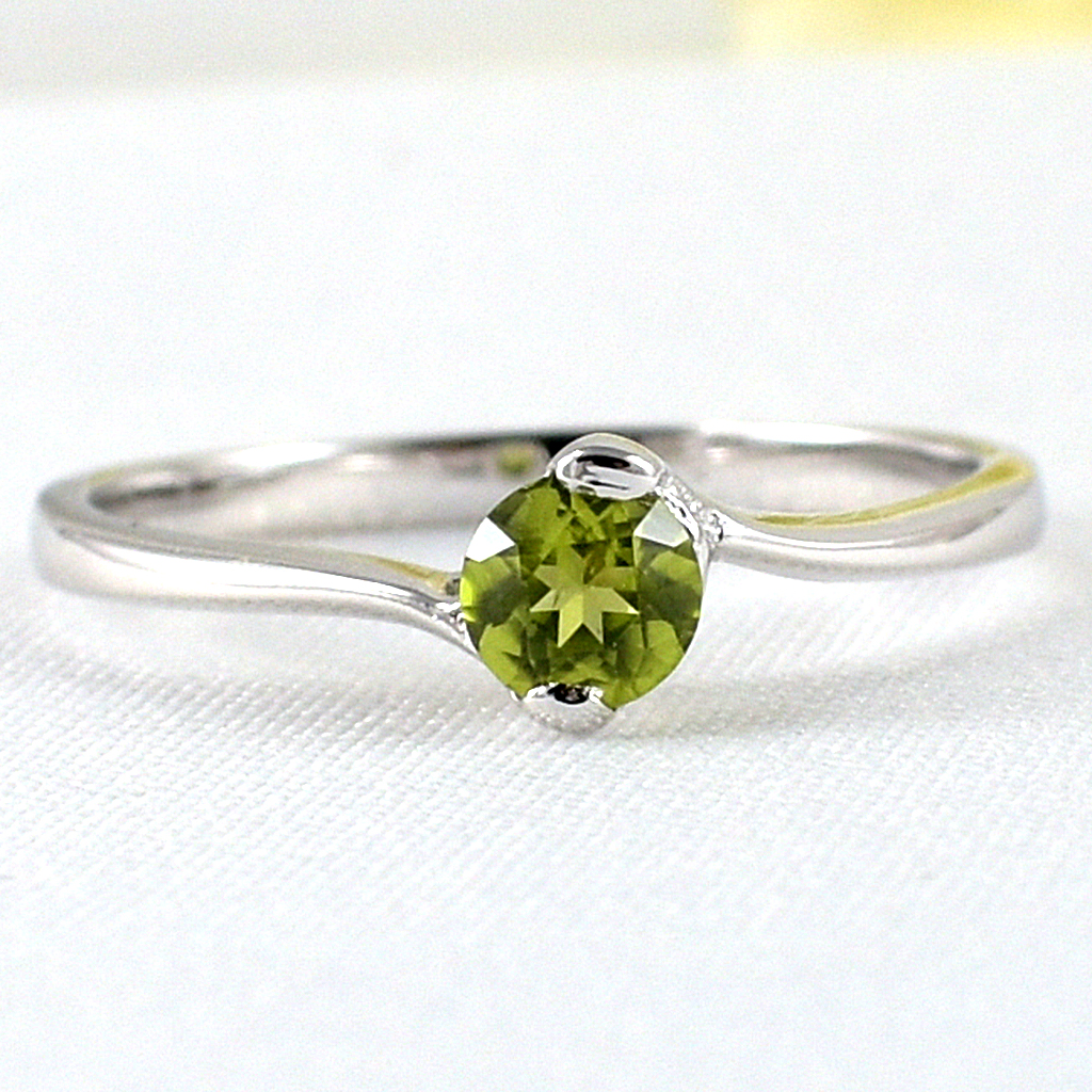 แหวนเงินแท้ราคาถูกชุบทองคำขาว เพอริดอทแท้ 0.30 กะรัต งานประณีตสวยงาม สั่งผลิตค่ะ