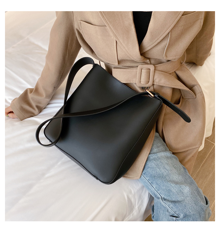 สินค้าพรีออเดอร์ กระเป๋าแฟชั่นสวยหรู มี 5 สี รหัส PO-BAG-037