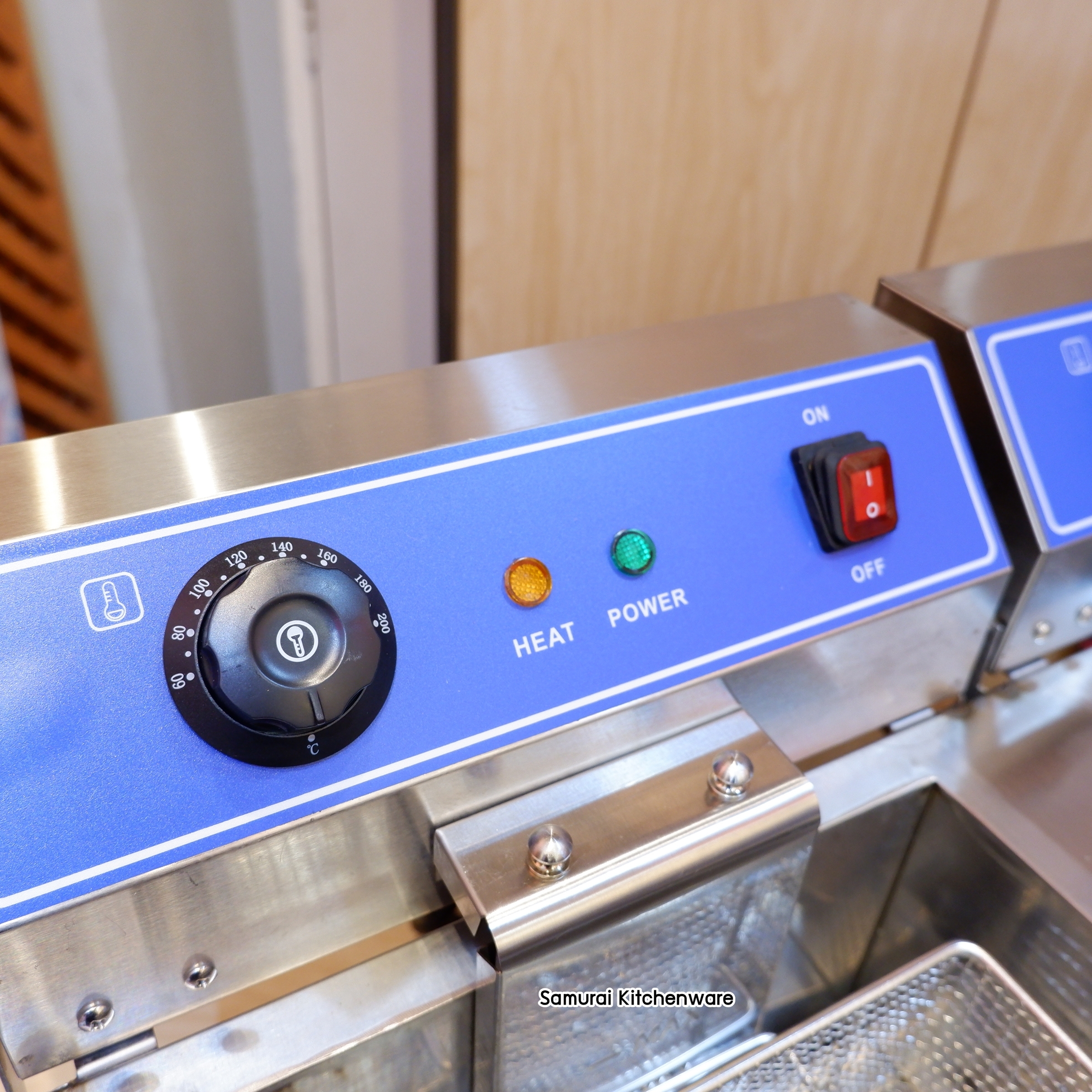 หม้อทอดไฟฟ้า พร้อมวาล์วถ่ายน้ำมัน (19+19 ลิตร)